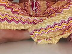 Bhabhi apane booobs aur chut dikha rahi hai